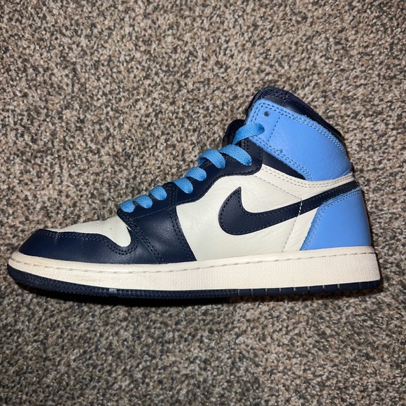 Jordan 1 Retro High OG UNC Obsidian - Youth 4.5 or Womens 6 - Picture 4 of 7